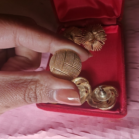 Vintage Monet Earrings - Picture 5 of 6